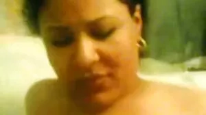 Gia cerita sex sedap Derza melakukan The Split on Dick