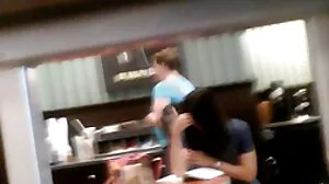 Bonita Sepanyol kisah lucah sedap yang ghairah melepaskan diri pada ayam yang kaku