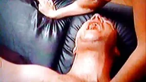 Teman seks sedap gila wanita miang memancut di dalam keretanya